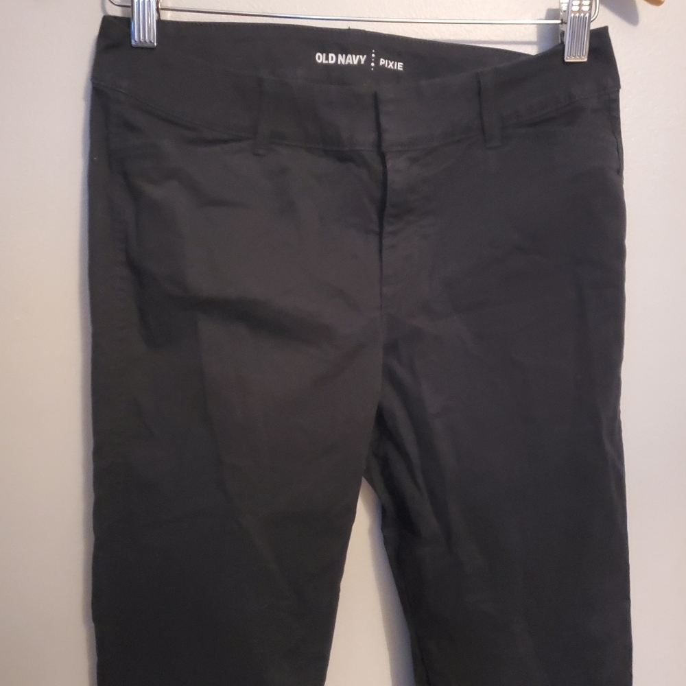 Old Navy Black 2 Tall Pixie Pants - Size 2 Tall